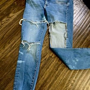 High waisted ripped jeans